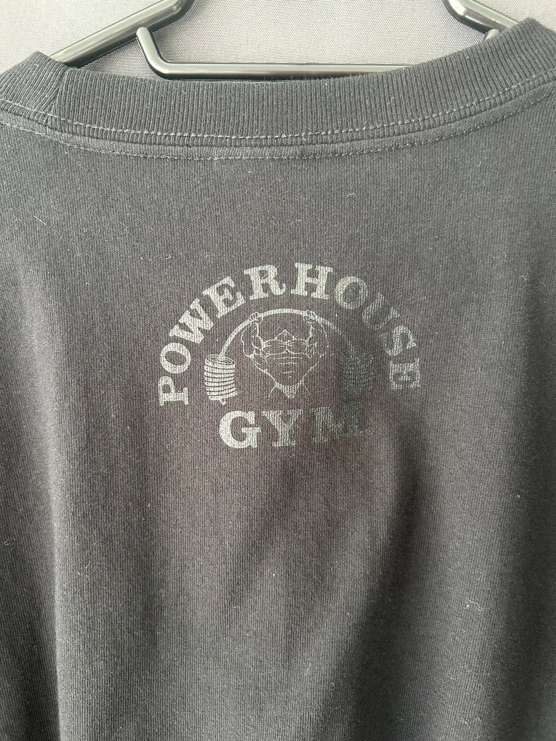 パワーハウスジム グレーTシャツ FREEDOM パワーハウスジム オリジナルBIGロゴT – Powerhouse Gym Japan